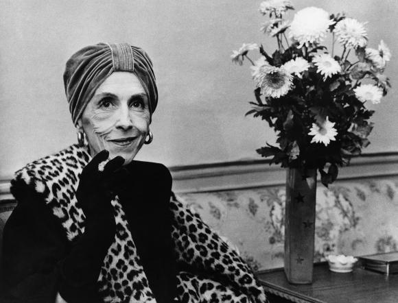 Karen Blixen: Portretul unei scriitoare daneze remarcabile şi a operei sale captivante